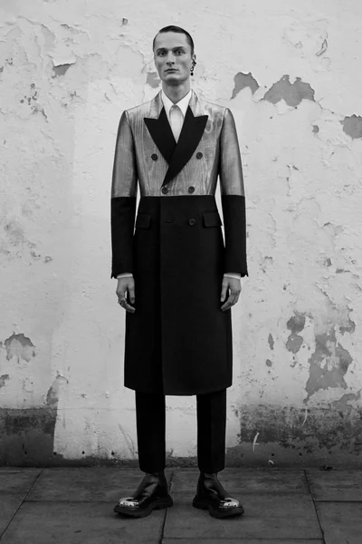Look 27